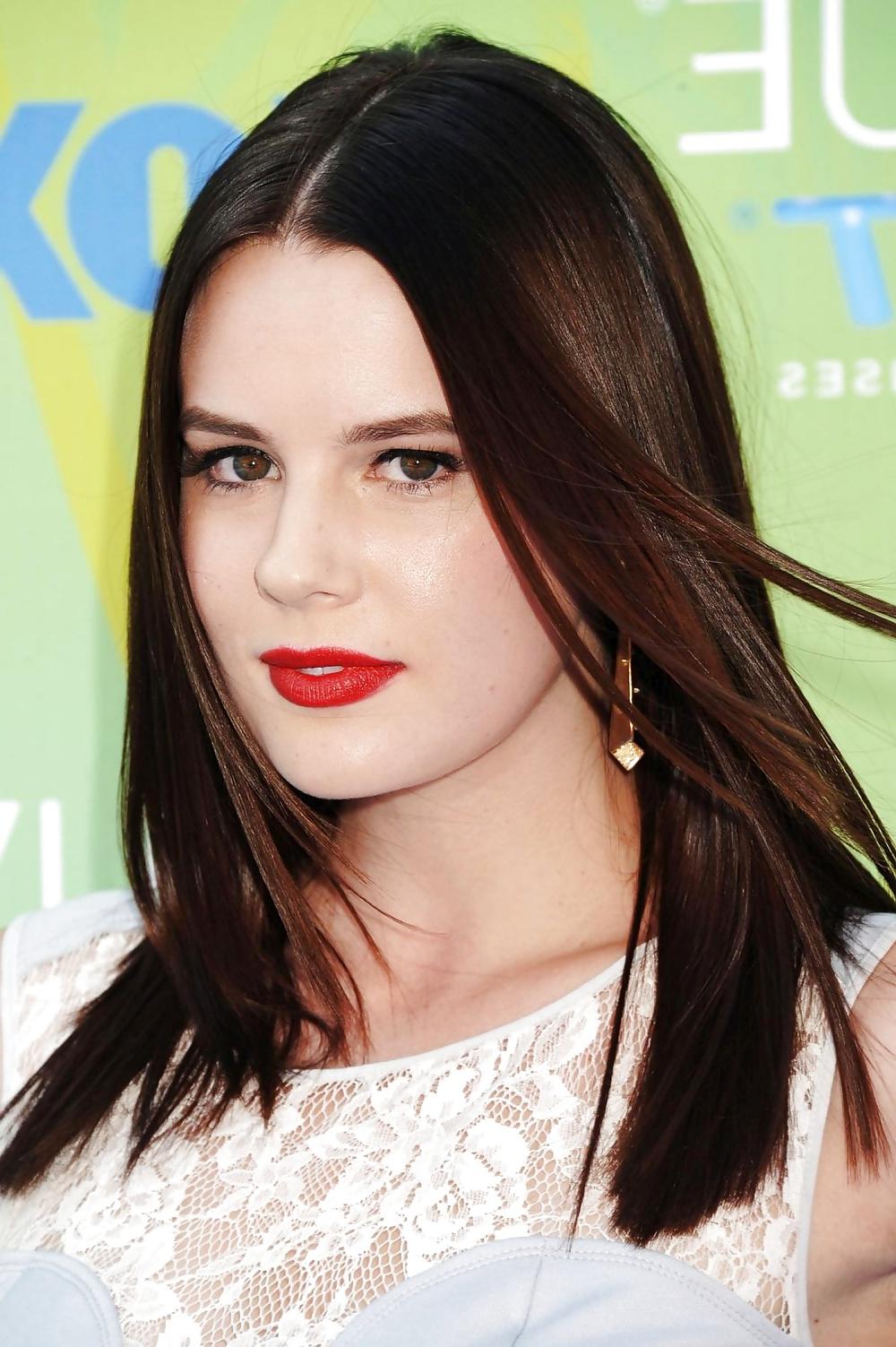 21P She's Pretty Chelsea Hobbs