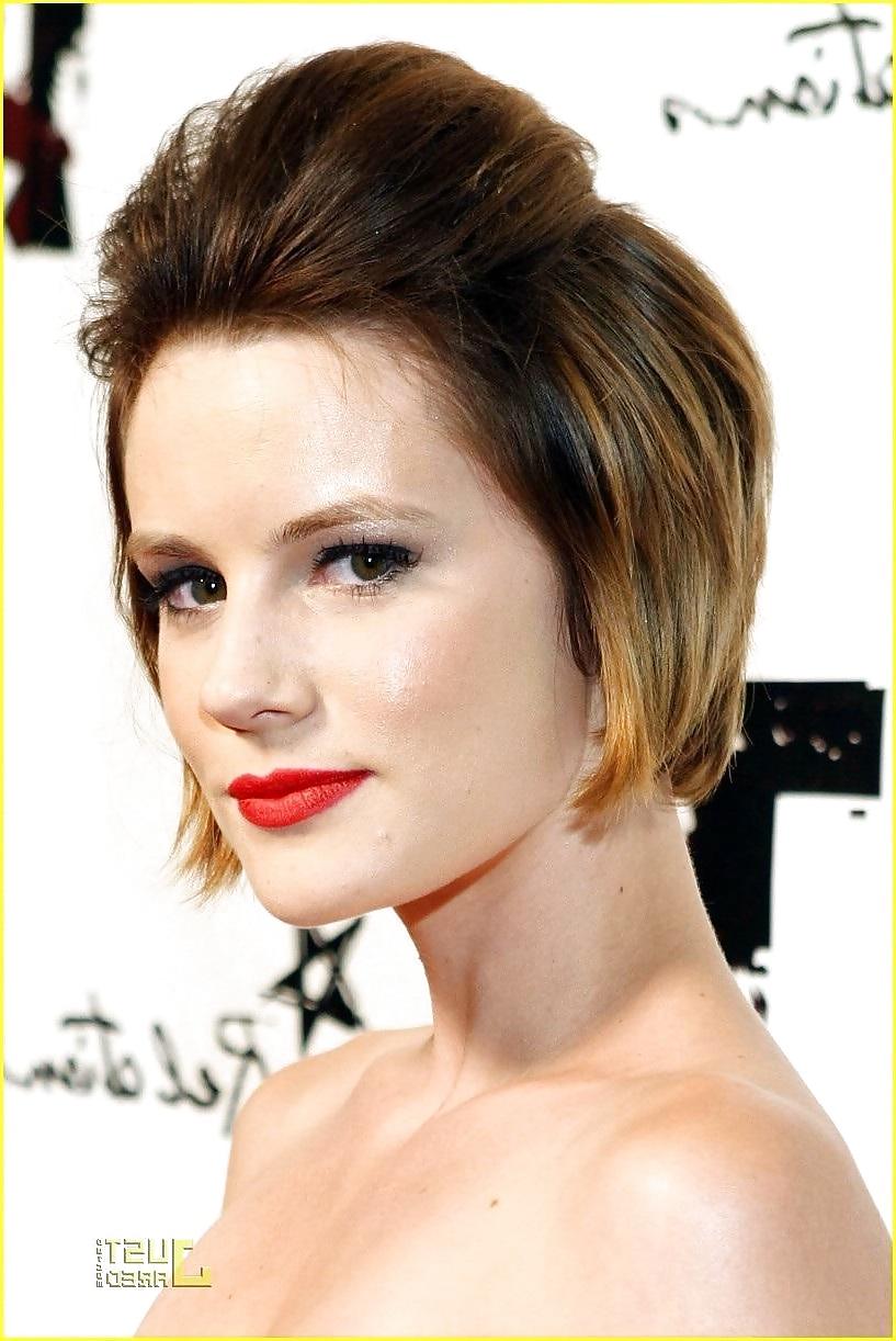 21P She's Pretty Chelsea Hobbs