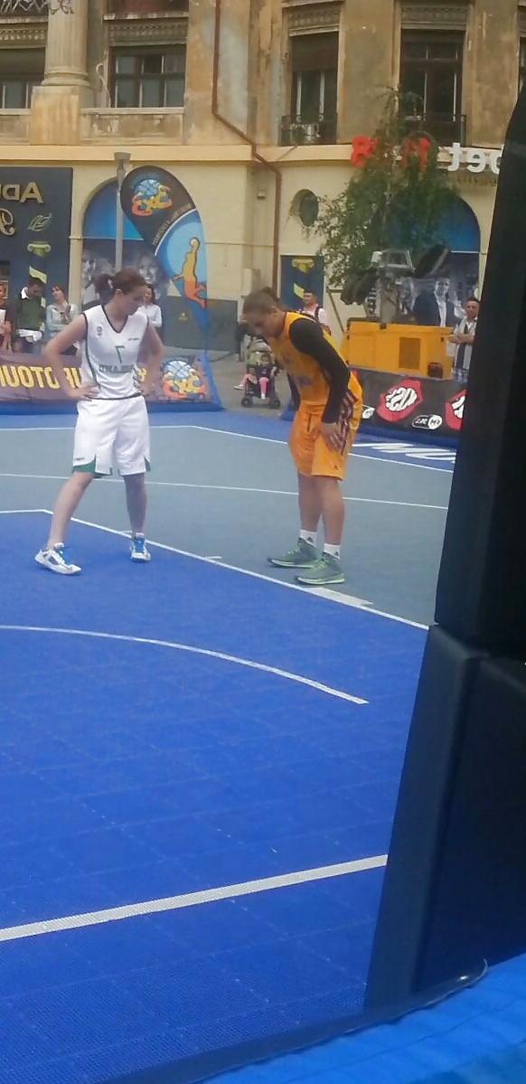 25P Spy sexy teens basketball romanian