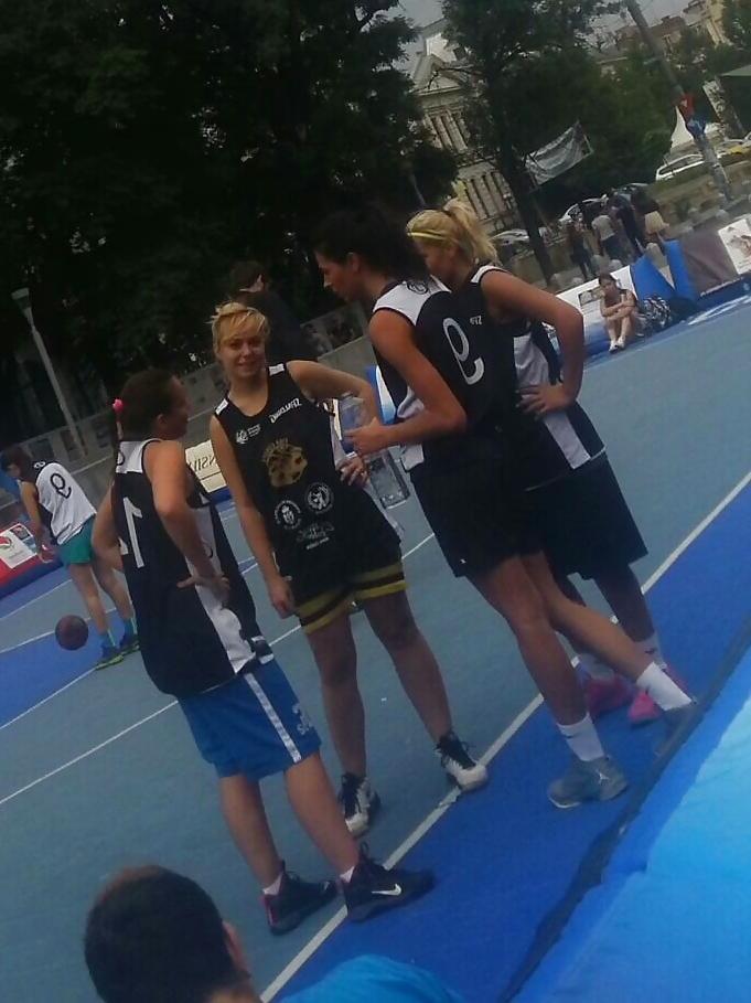 25P Spy sexy teens basketball romanian