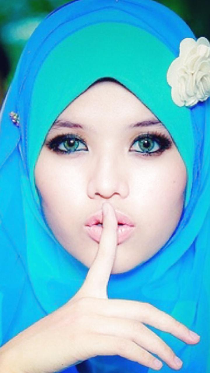8P Hijab cum on her face please