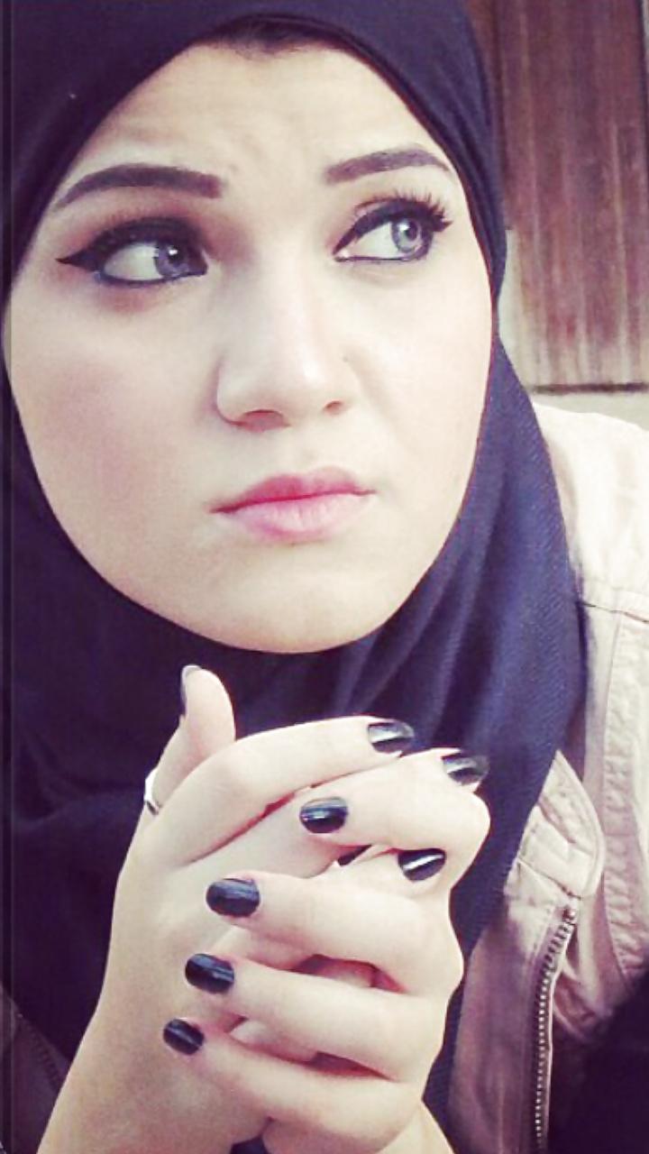 8P Hijab cum on her face please