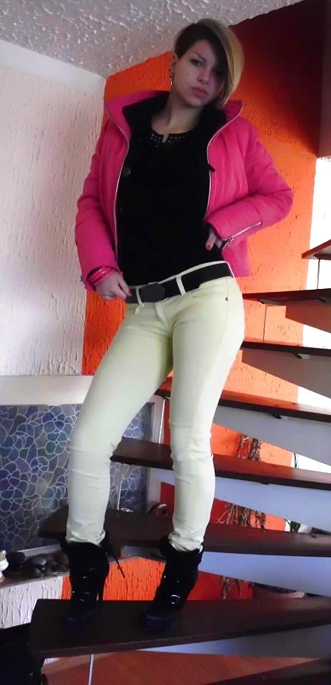 14P Ana Macedonian teen hot legs i like to cum on them