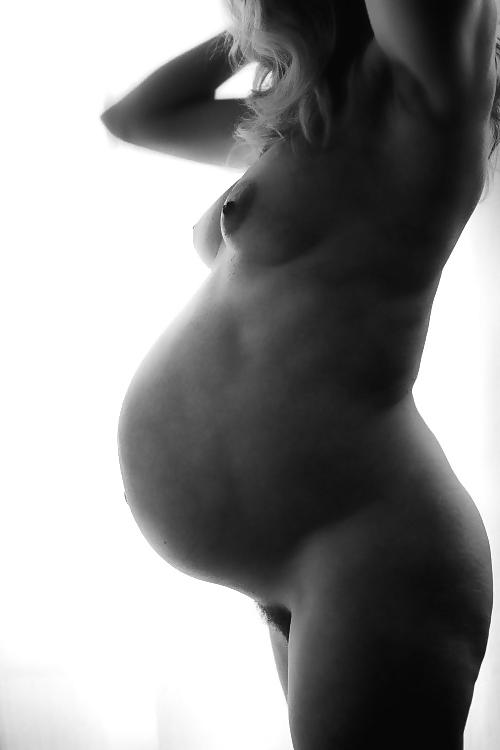 25P Pregnant 22