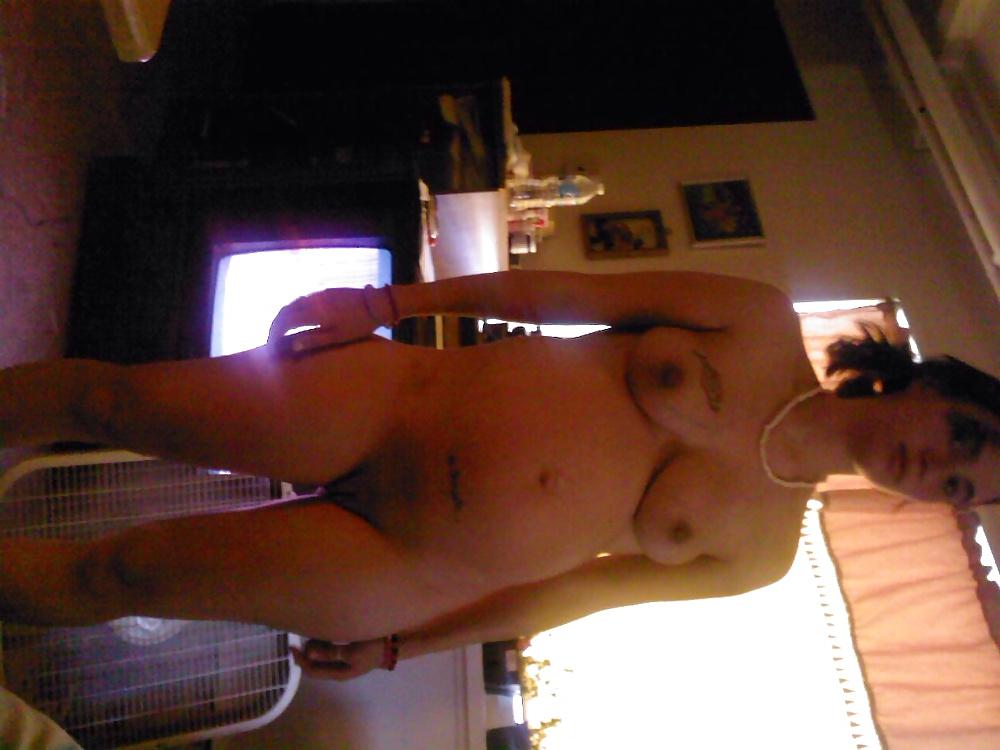 9P 23 yr old Pregnant Slut