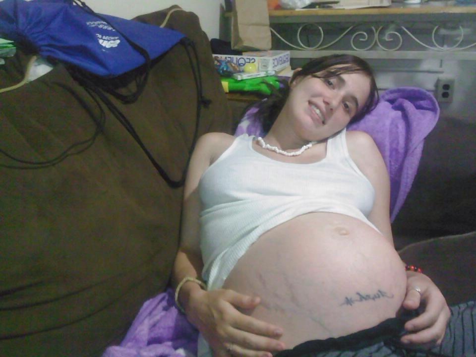 9P 23 yr old Pregnant Slut