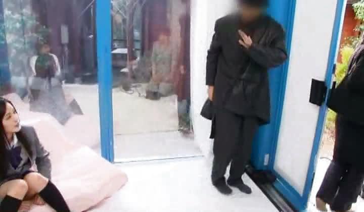 25P Japanese schoolgirl picked up and fucked.
