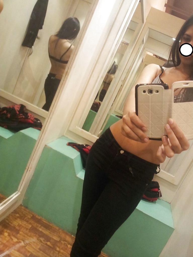 5P Babe in changing room