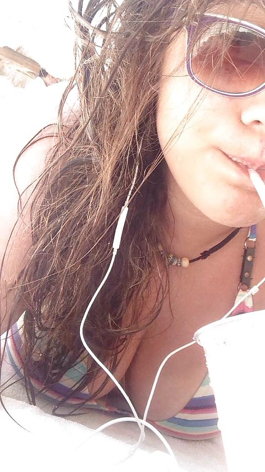 20P Thick Teen Selfies