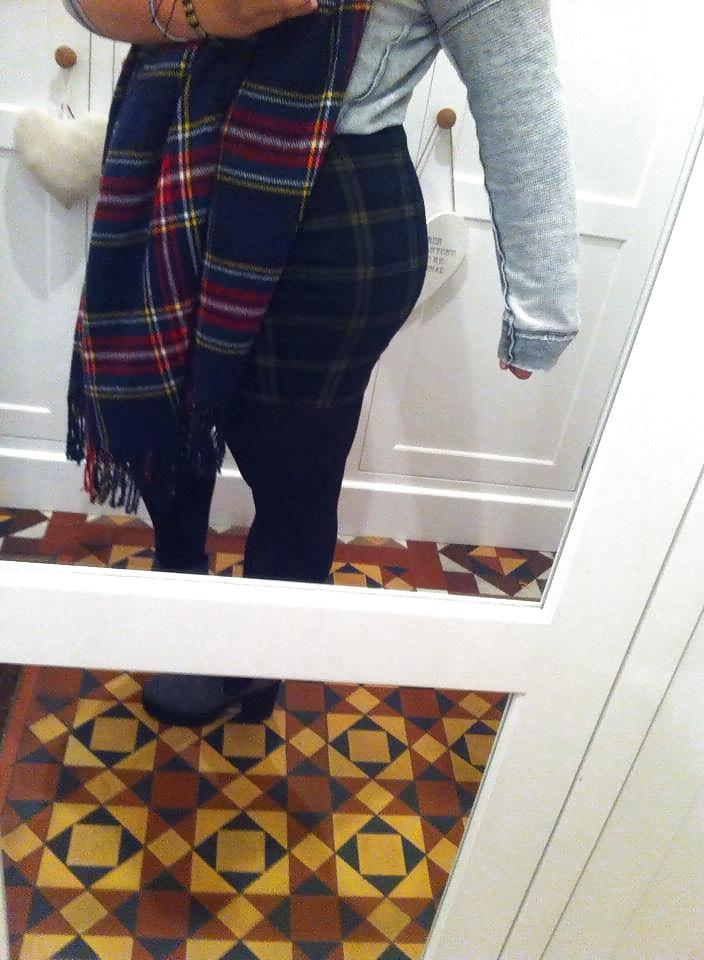 20P Thick Teen Selfies