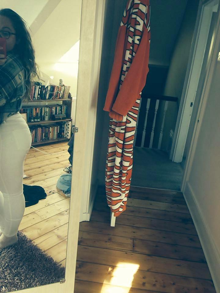 20P Thick Teen Selfies