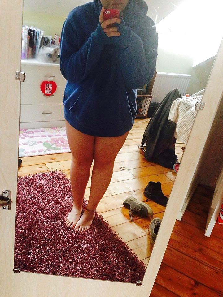 20P Thick Teen Selfies