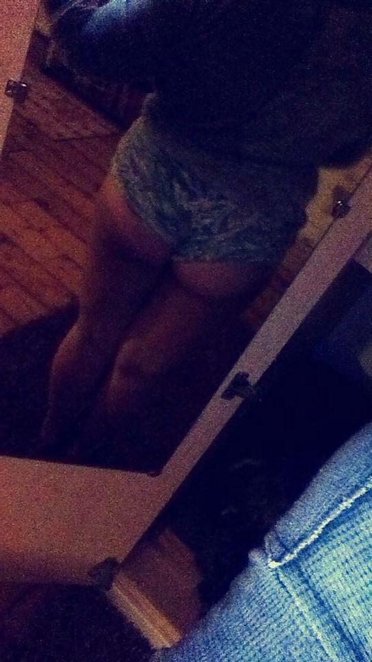 20P Thick Teen Selfies