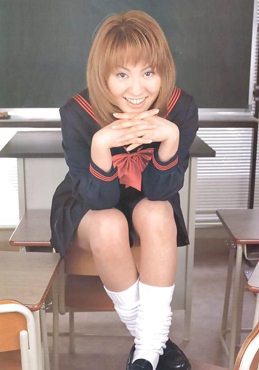 25P Japanese hot upskirt 