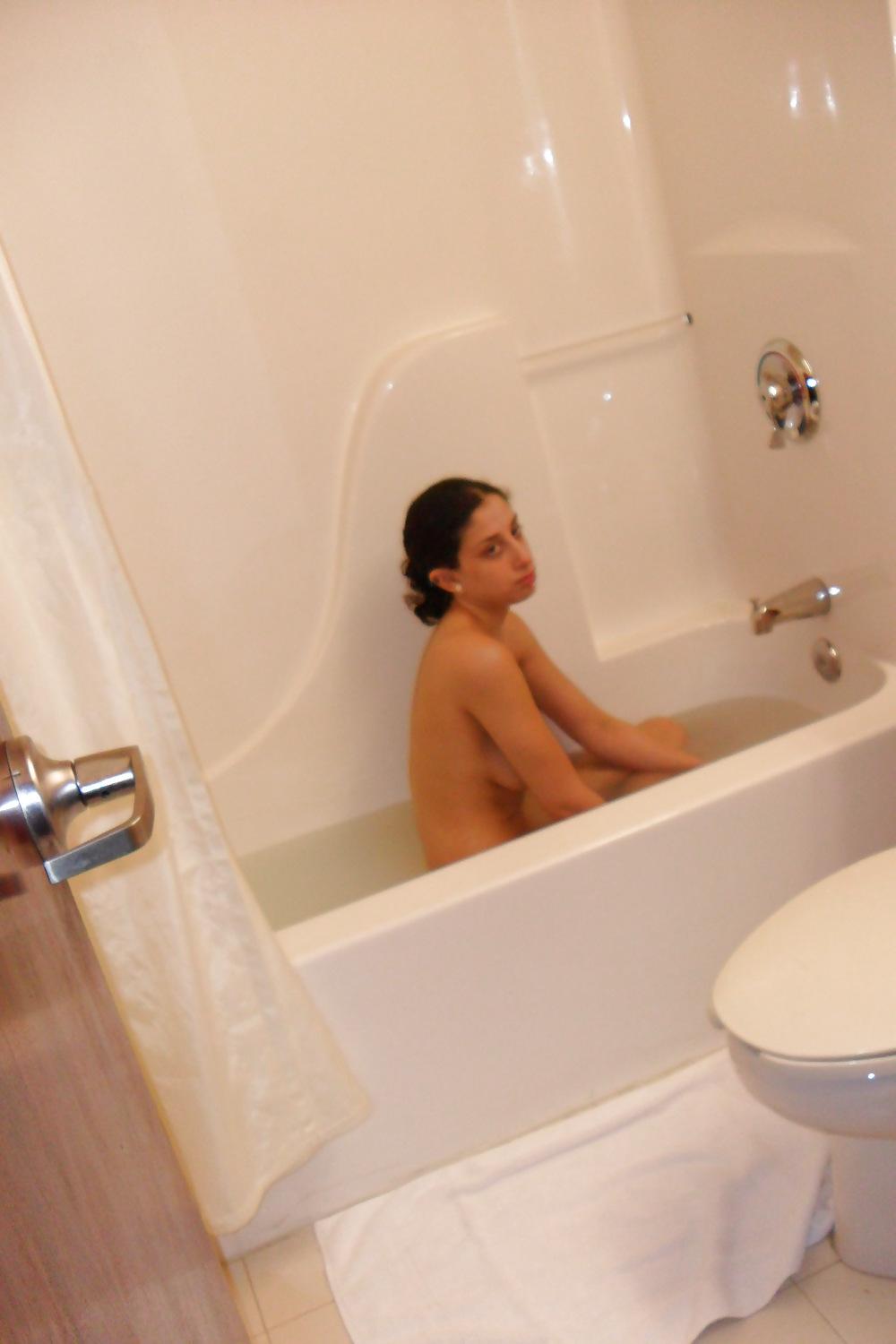 25P Wendy Bath Tub