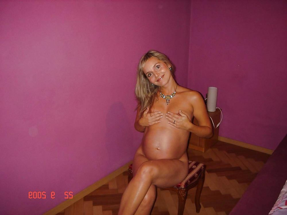 9P Pregnant hottie