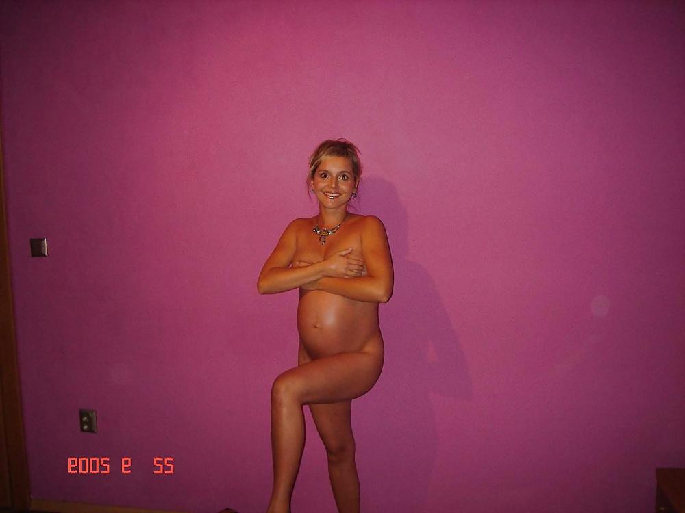 9P Pregnant hottie