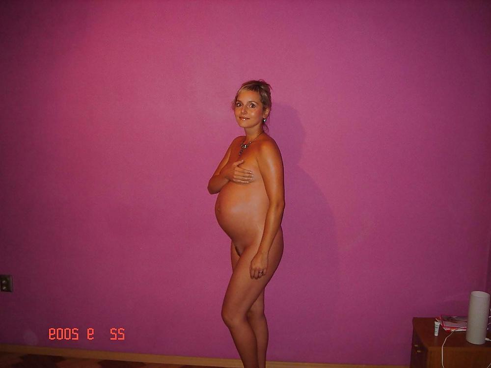 9P Pregnant hottie