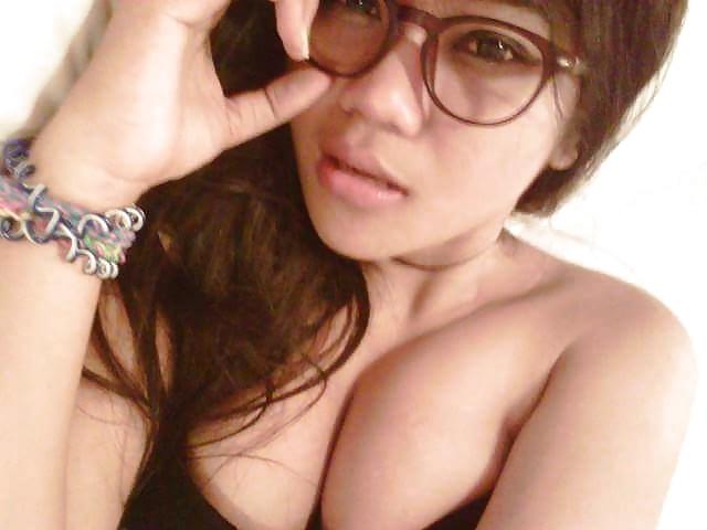 5P Gadis Specky Tayang Bra