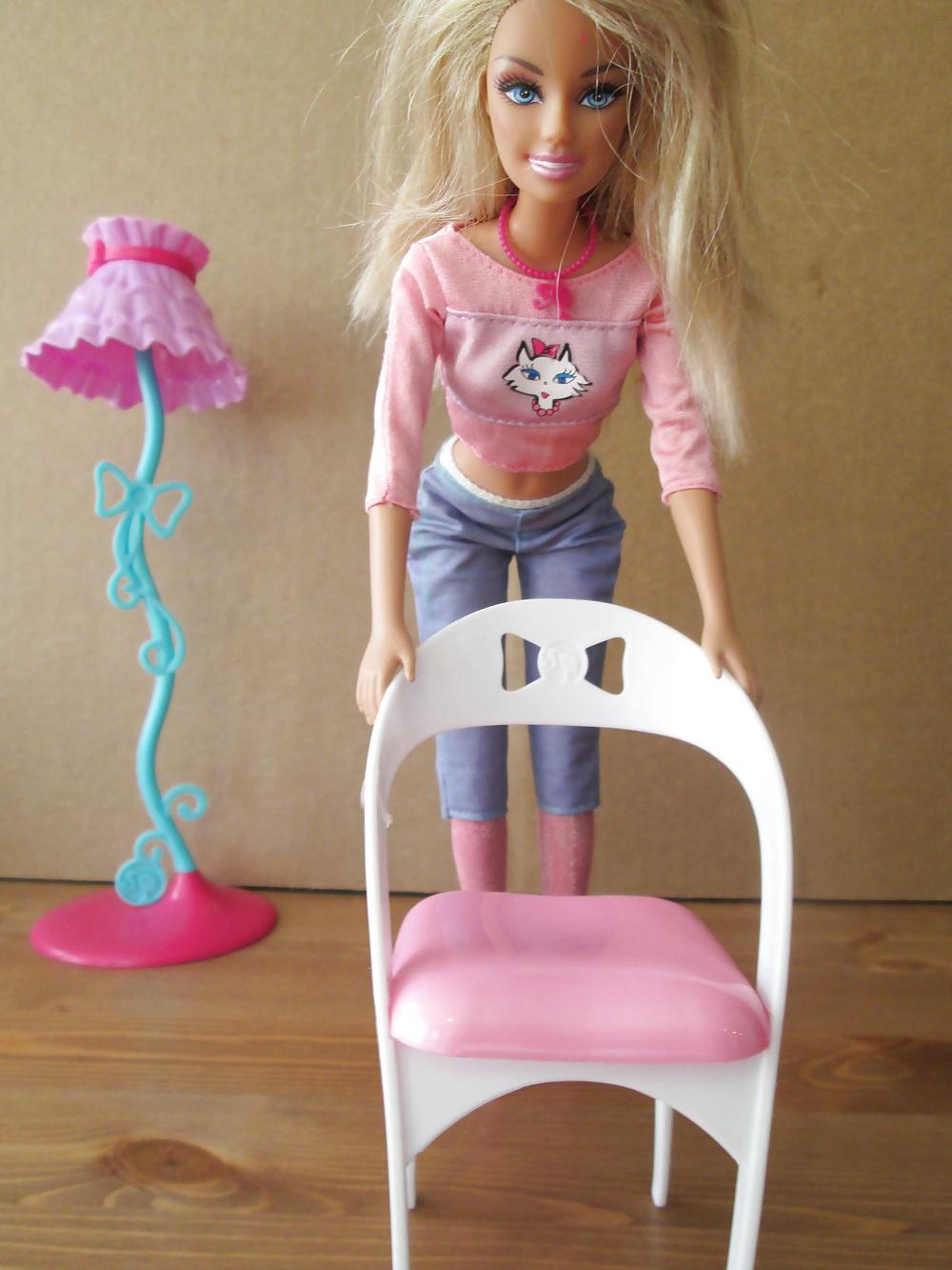 25P Barbie kitty sweater cumshot