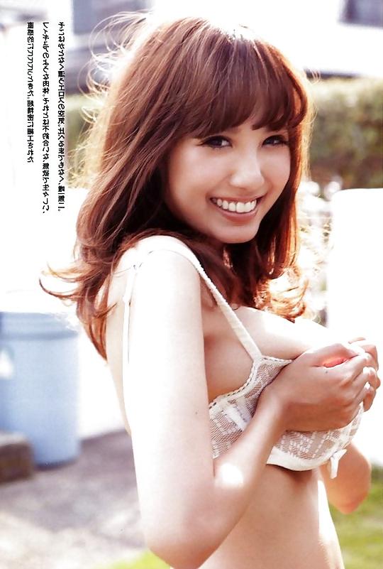 25P G-Cup Japanese Porn Star Rara Anzai