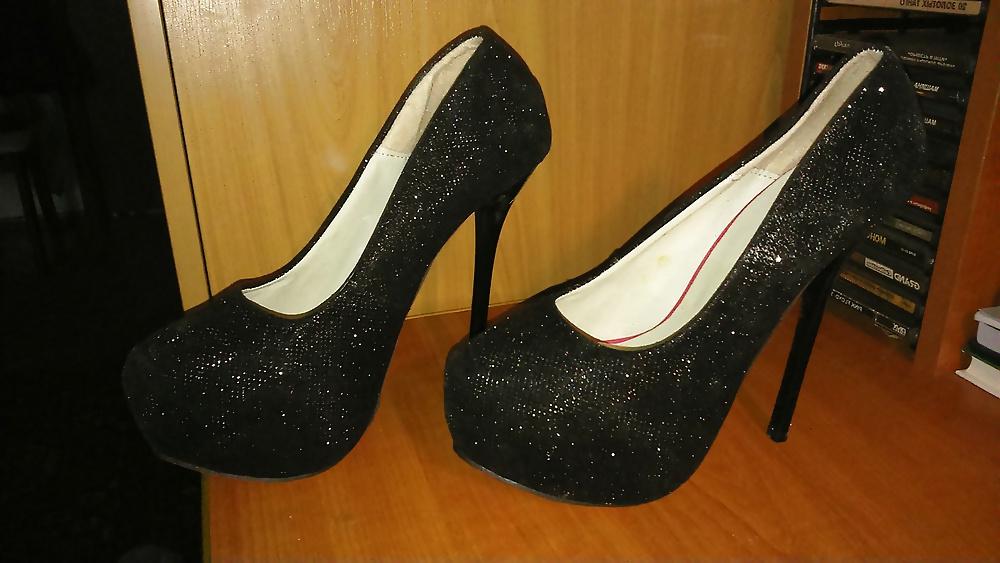 8P Cum on GF heels