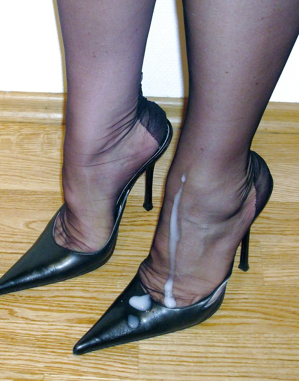 20P Cum on clothes,feet and heels