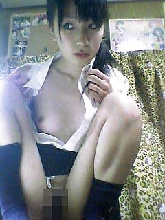 25P Young japanese girls who love to show