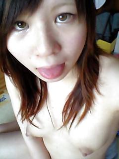 25P Young japanese girls who love to show