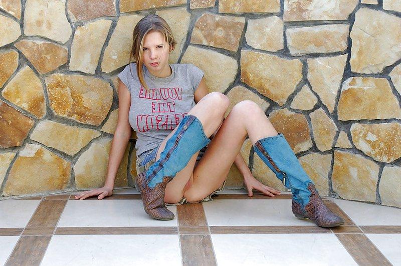 19P Pretty nextdoor Francoise