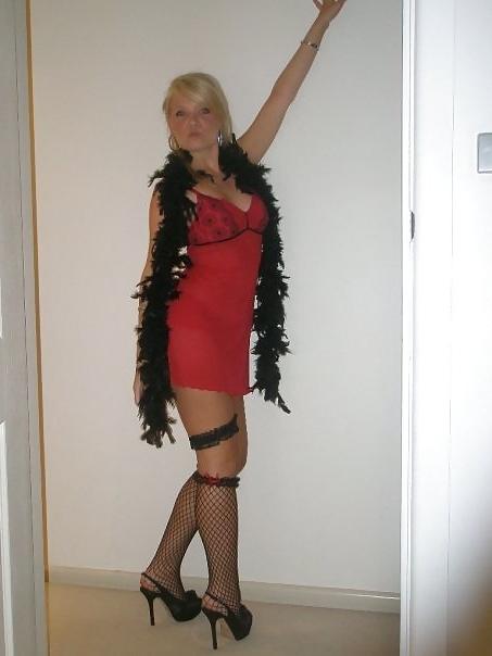 25P Cum On Her Picture