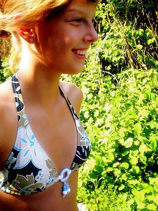 25P Estonian teens-01 party beach bra panties