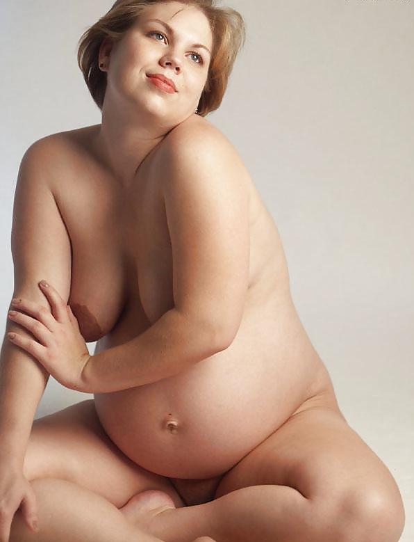 25P Naked & Pregnant 6