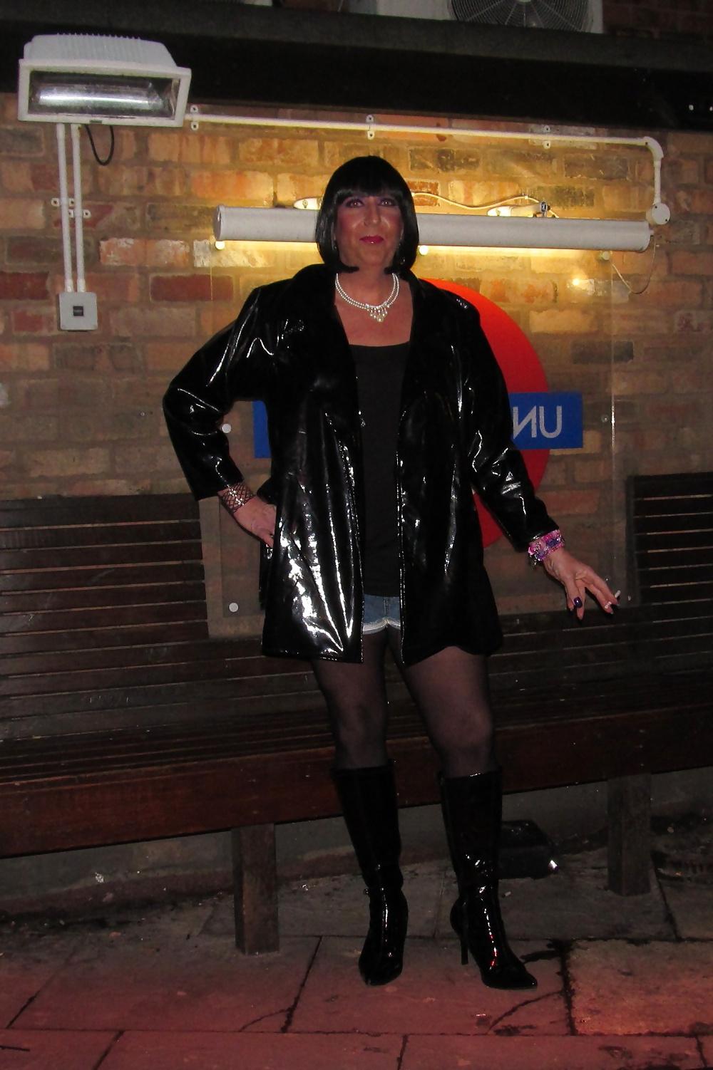 9P The Village Inn bar Hurst Street 2.1.2014