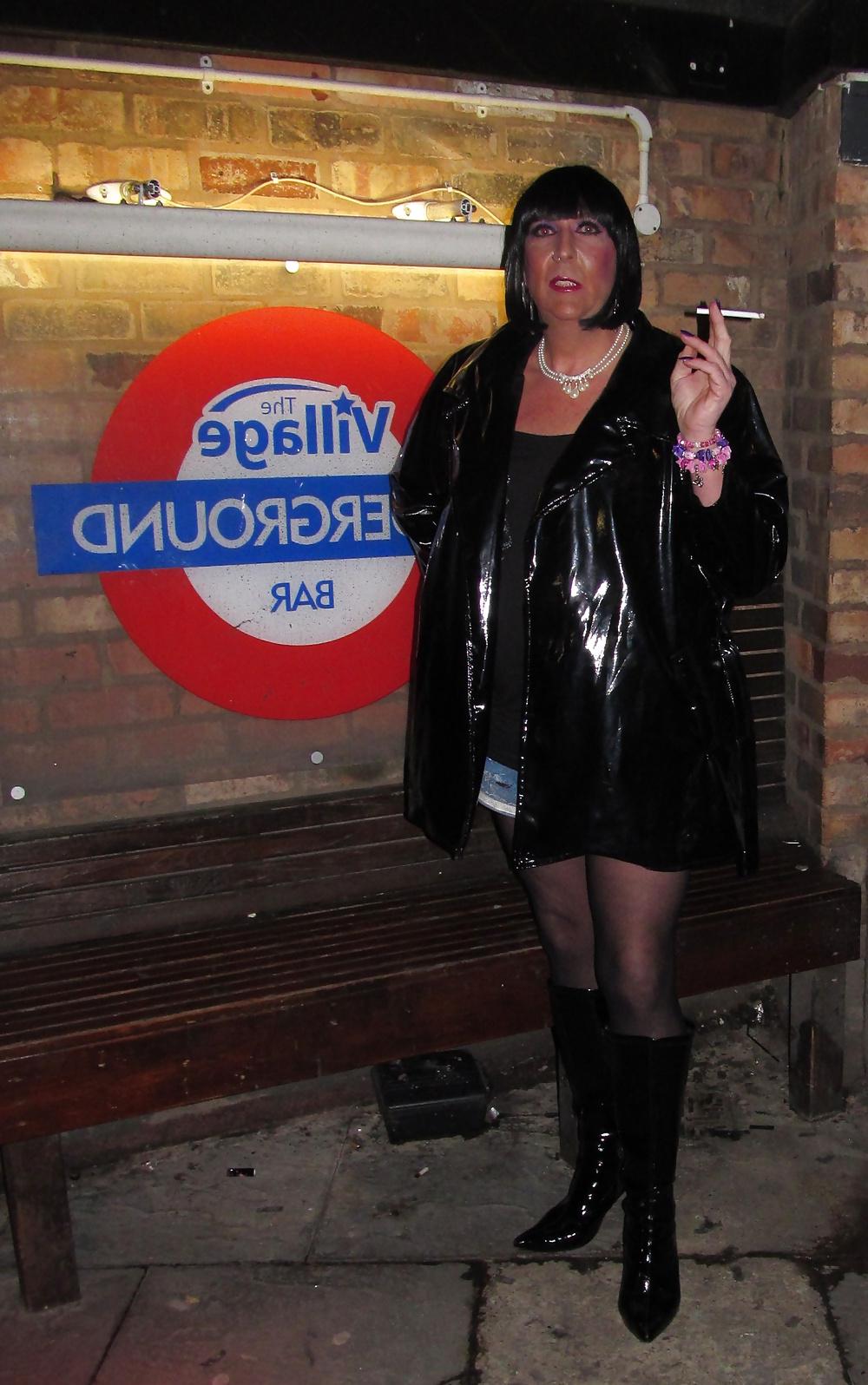 9P The Village Inn bar Hurst Street 2.1.2014