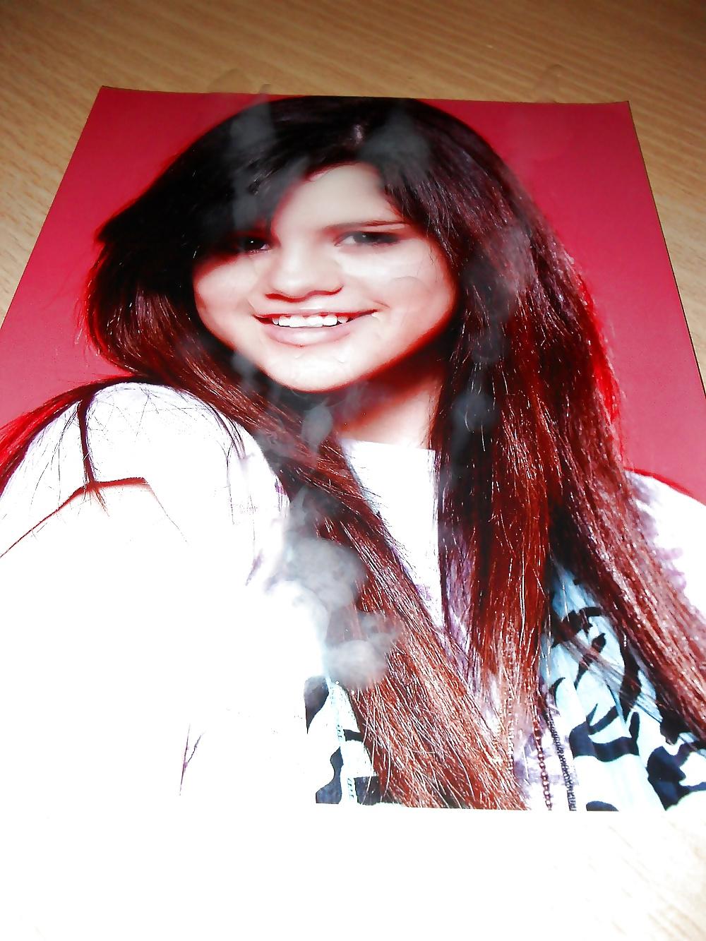 25P Selena Gomez abspritzen