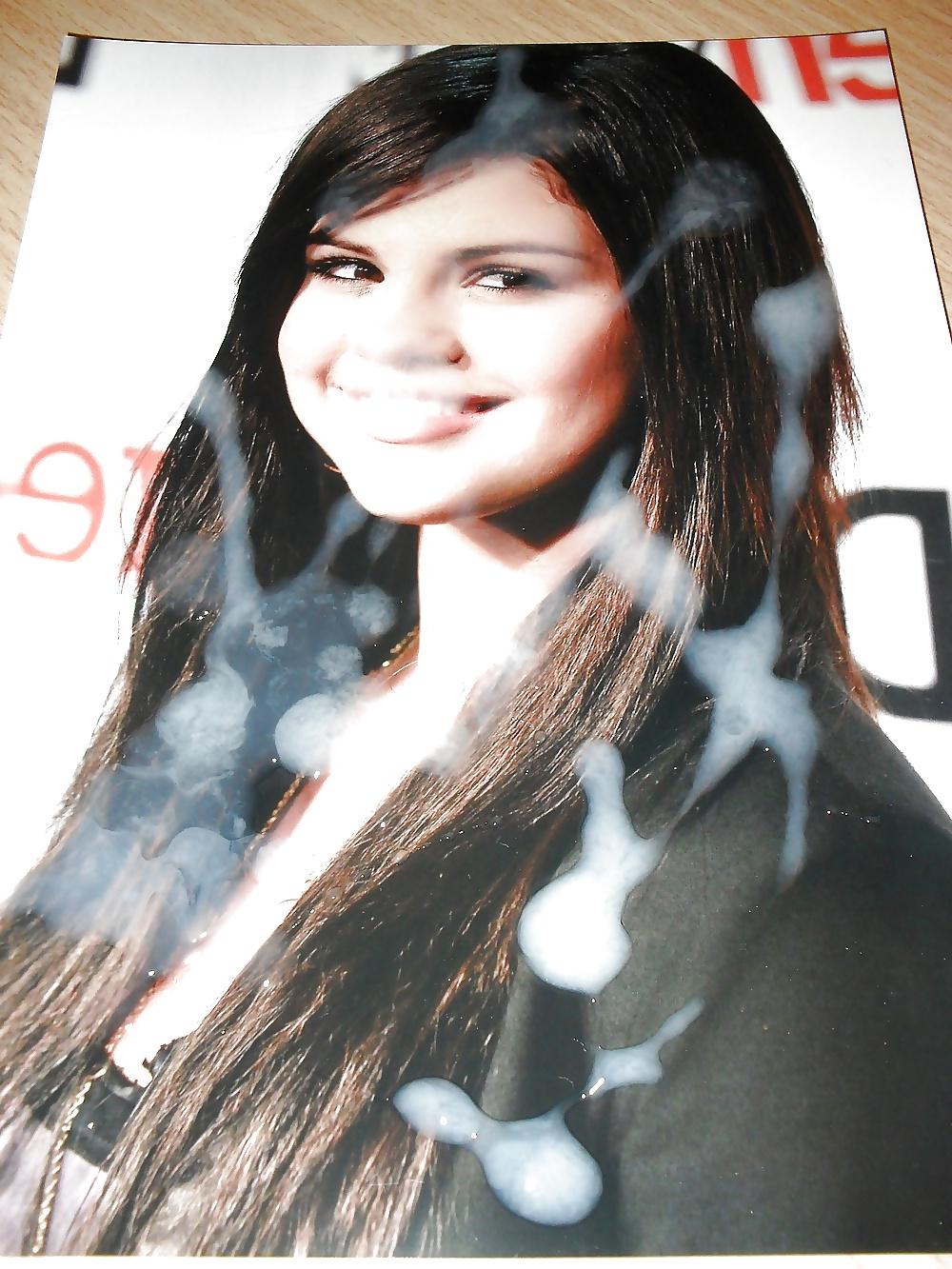 25P Selena Gomez abspritzen
