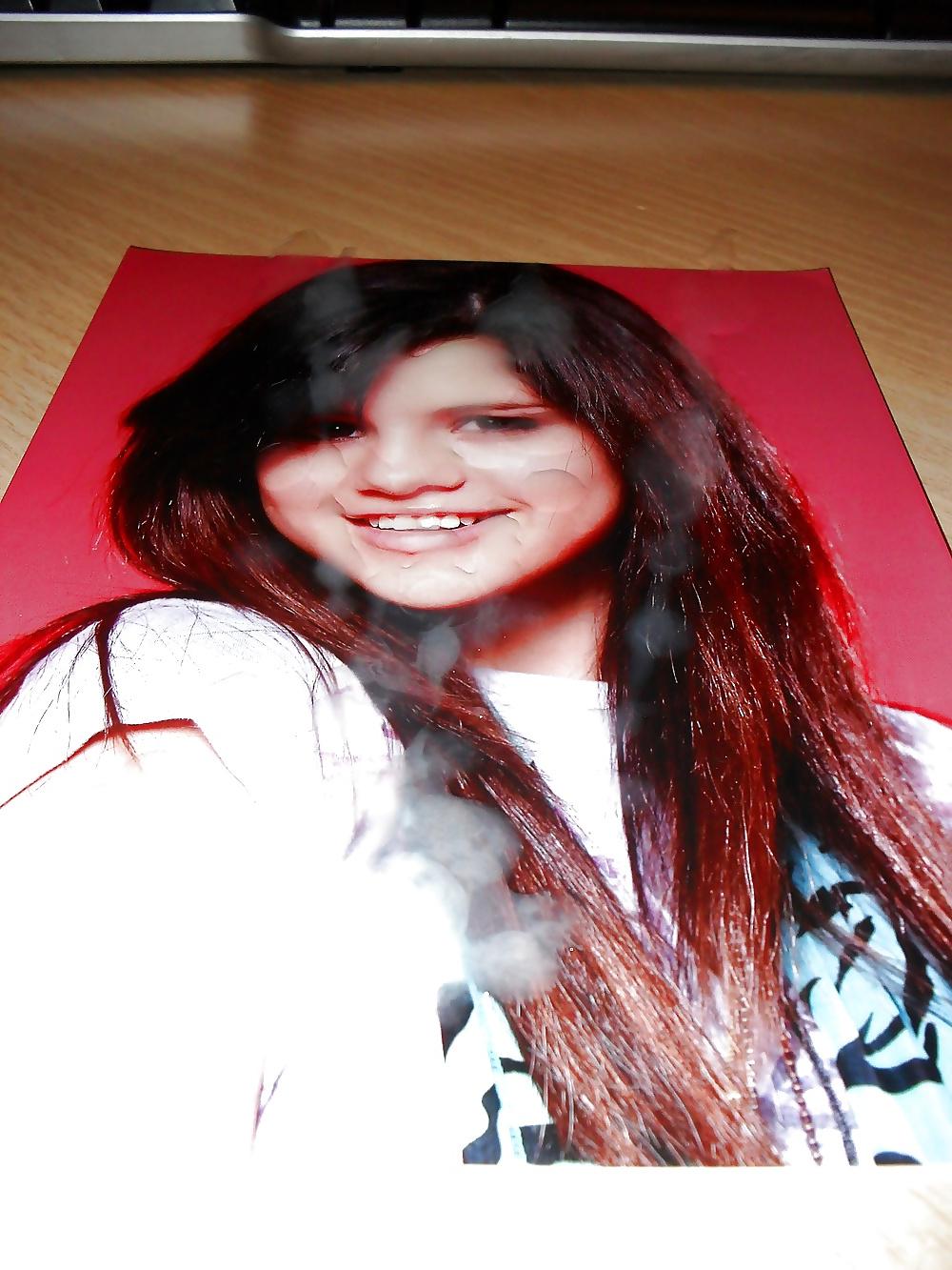 25P Selena Gomez abspritzen