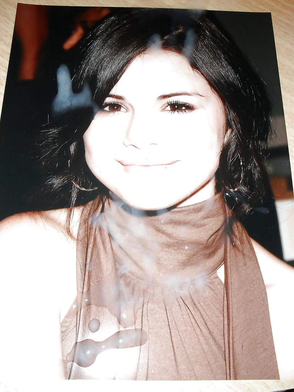 25P Selena Gomez abspritzen