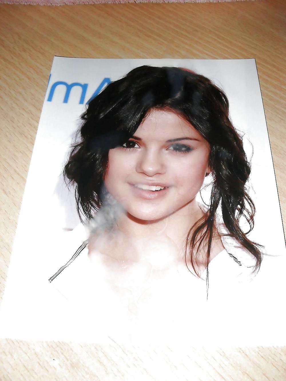 25P Selena Gomez abspritzen