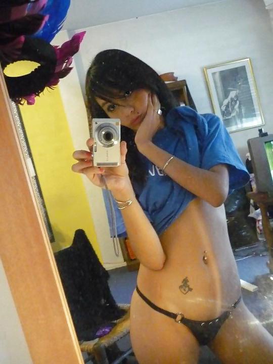 25P Mexican slut taking amateur selfshots