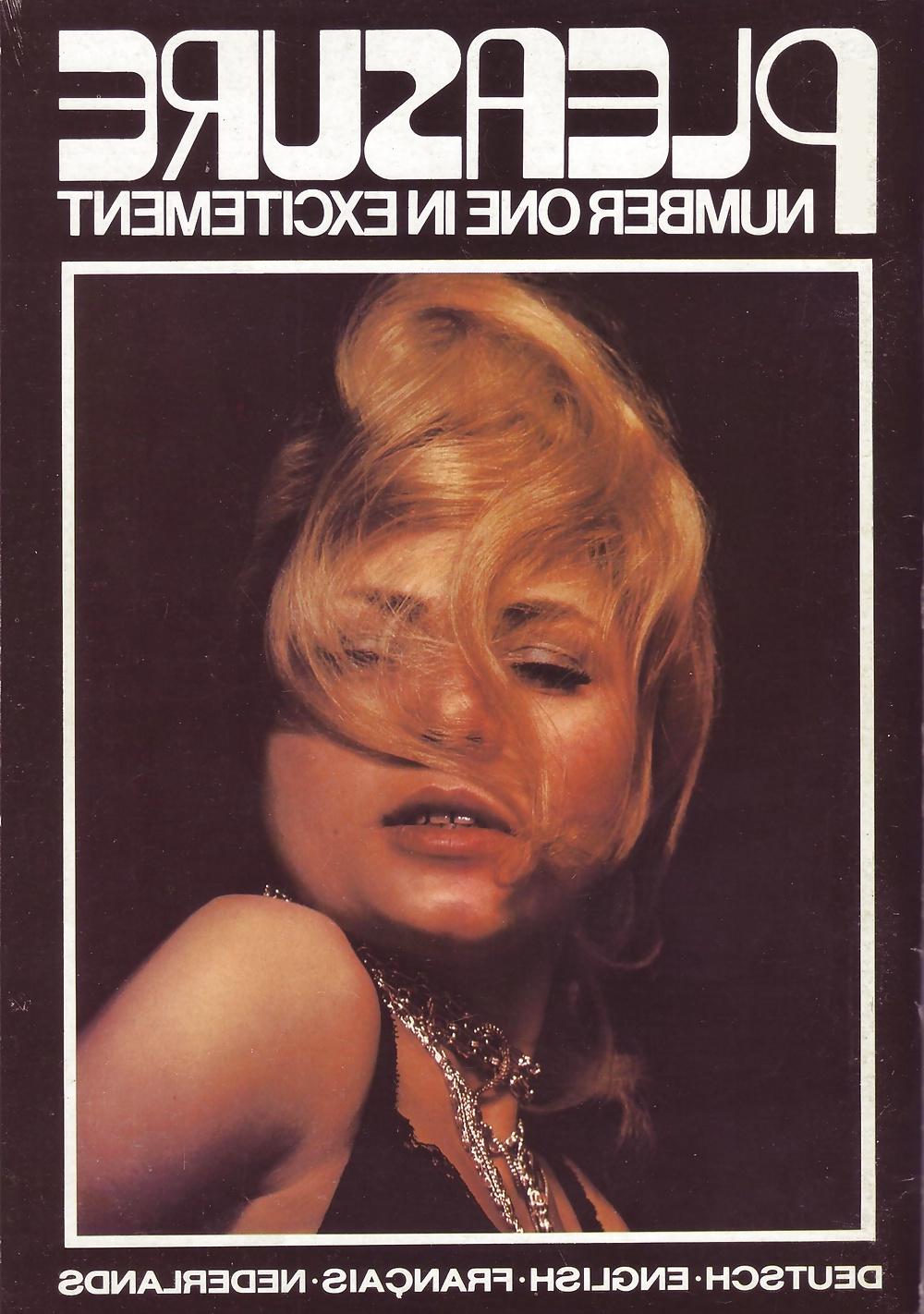 25P Pleasure 011 Porno magazine