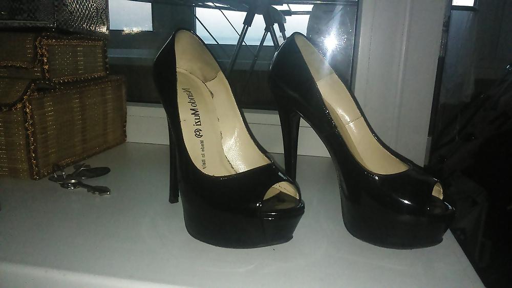 14P Fuck and cum on Nando Muzi heels