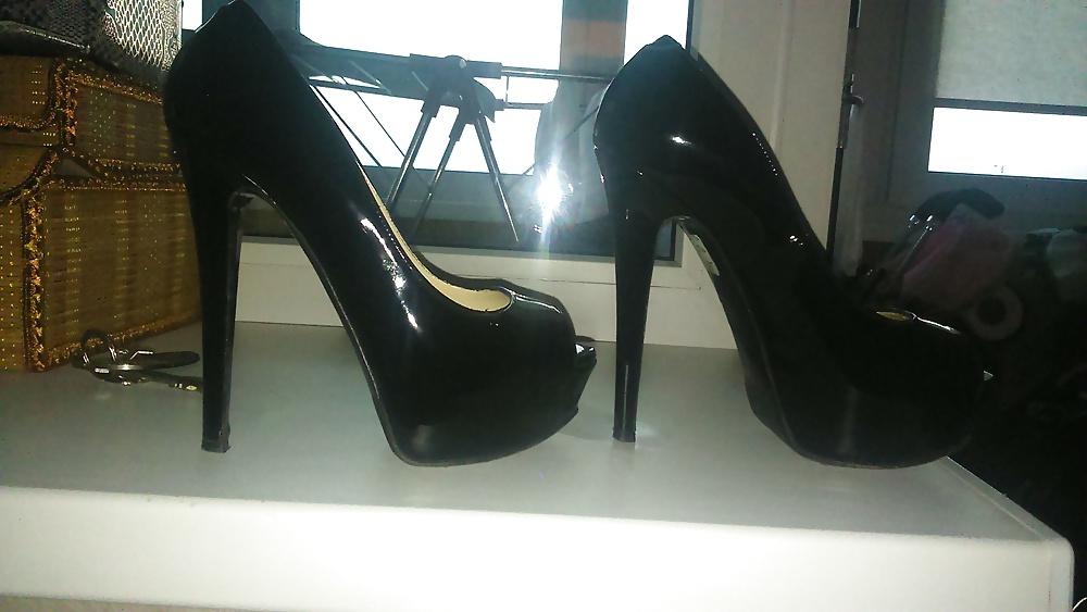 14P Fuck and cum on Nando Muzi heels