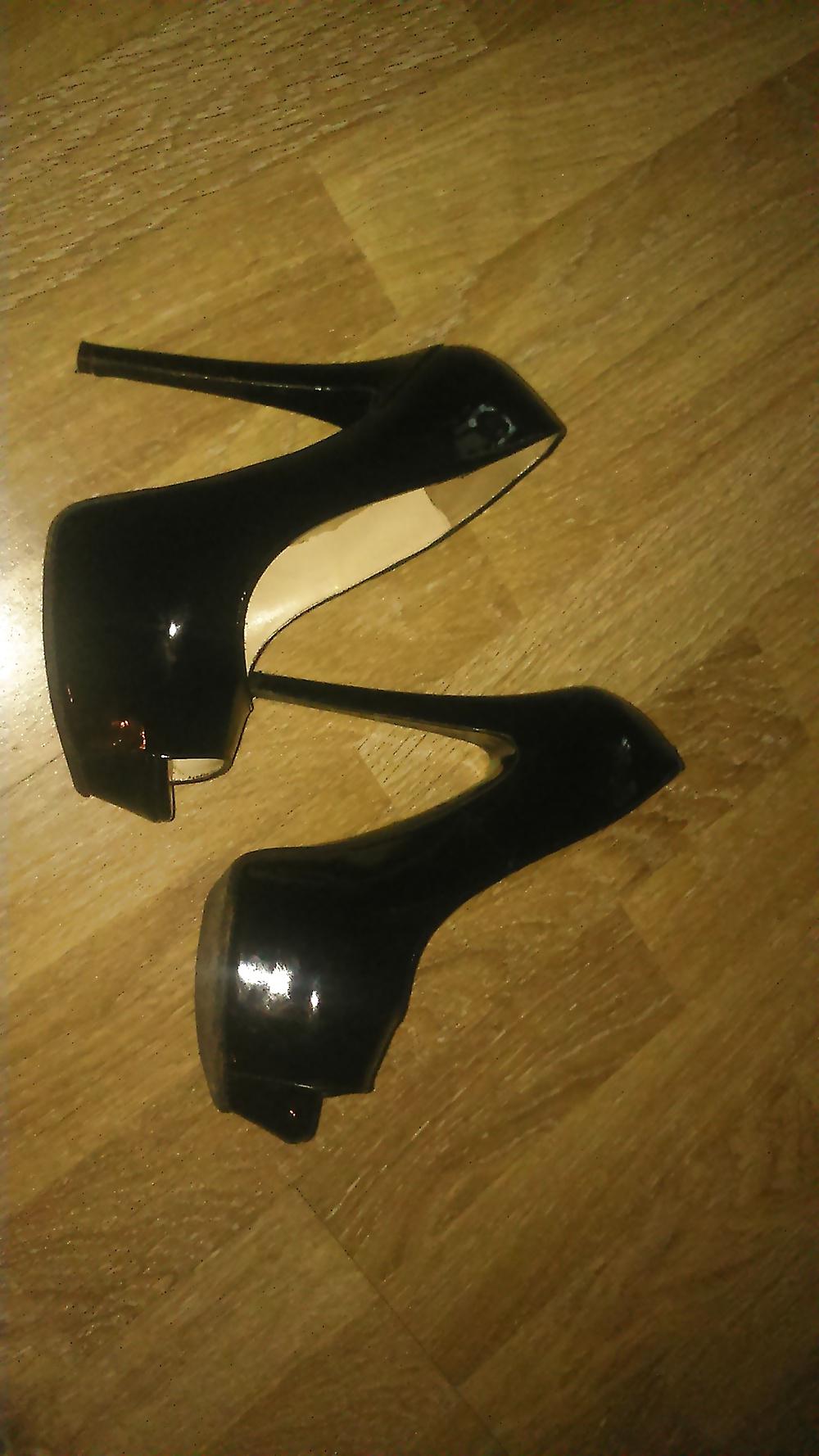 14P Fuck and cum on Nando Muzi heels