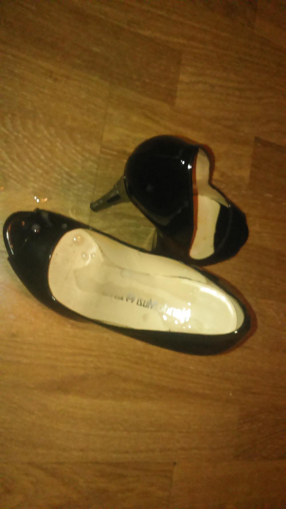 14P Fuck and cum on Nando Muzi heels