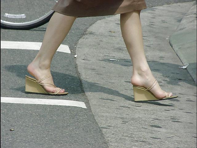 17P High Heels on Streets in Japan - Vol. 2