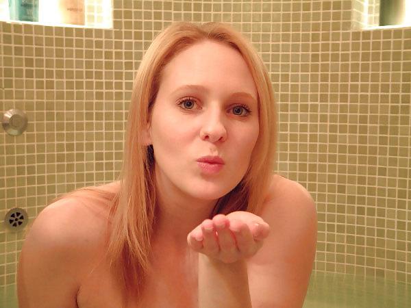 25P Jenn in the bath