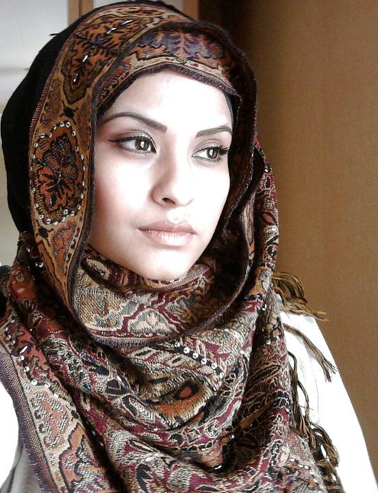 7P Firdousa milf in hijab