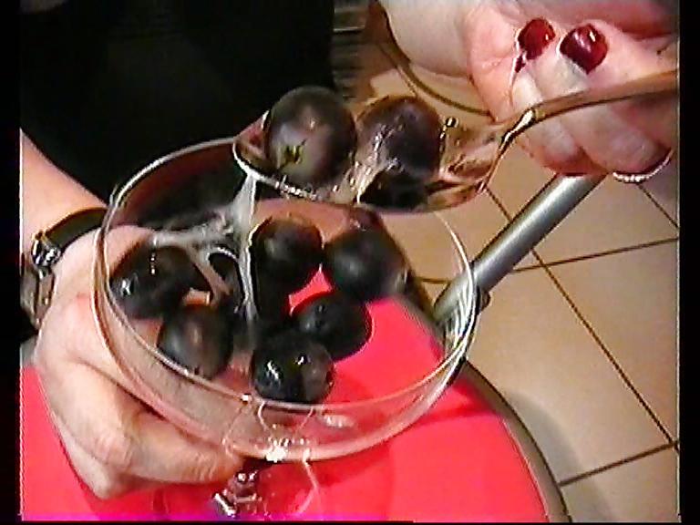 9P Cum on food & drinks